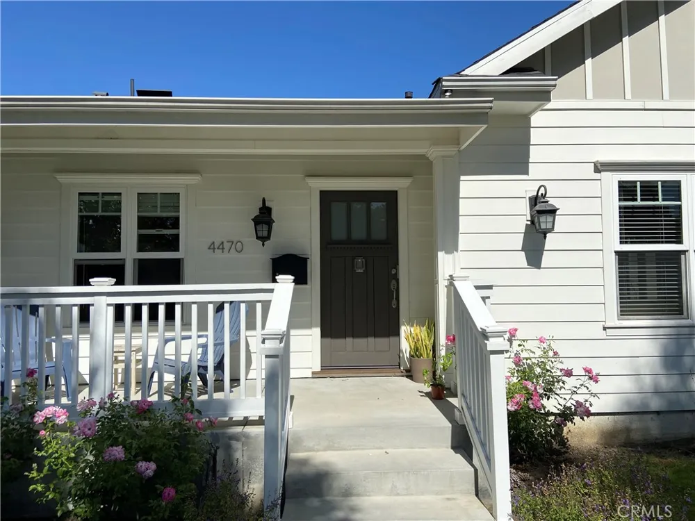 4470 Stansbury Avenue Sherman Oaks, CA 91423