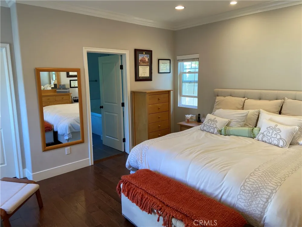 4470 Stansbury Avenue Sherman Oaks, CA 91423