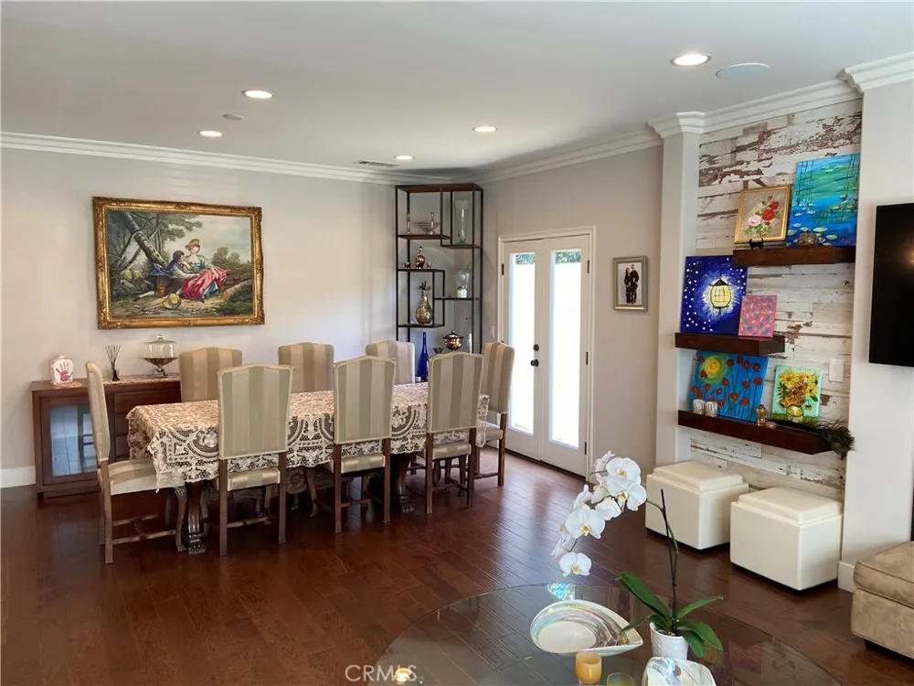 4470 Stansbury Avenue Sherman Oaks, CA 91423