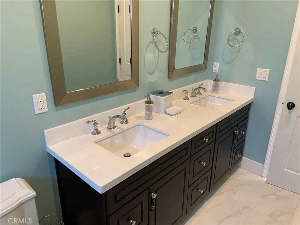 4470 Stansbury Avenue Sherman Oaks, CA 91423