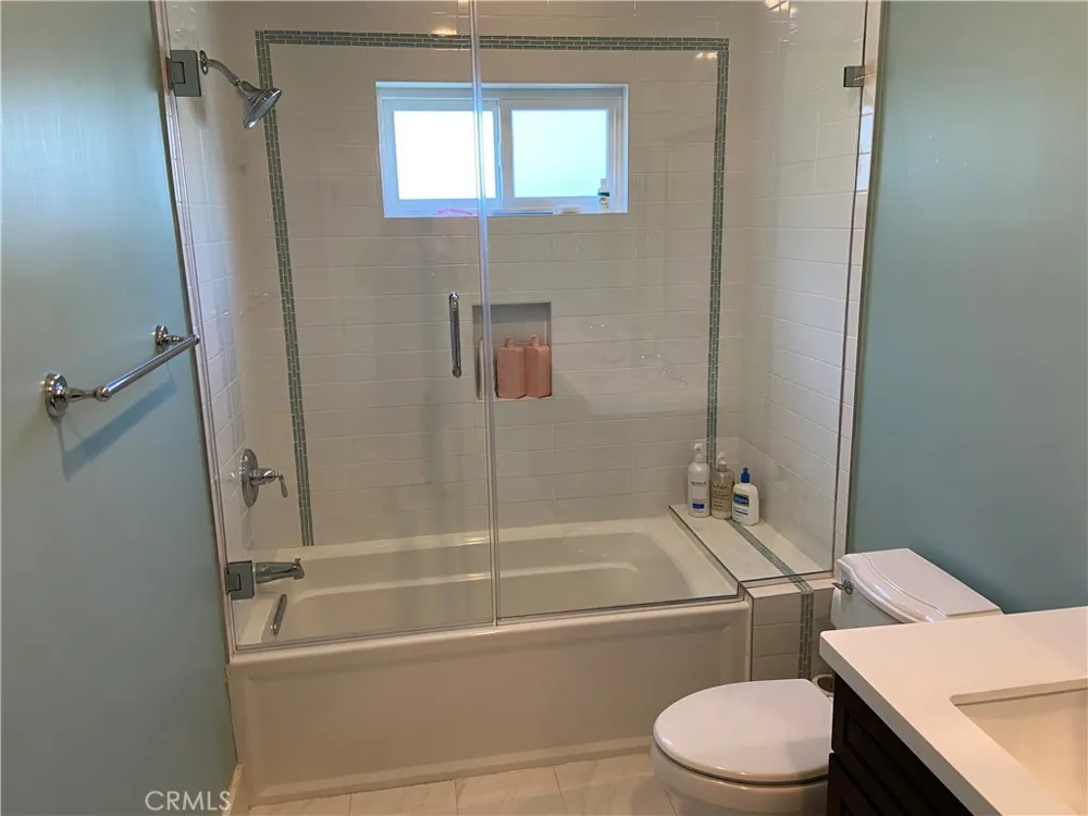 4470 Stansbury Avenue Sherman Oaks, CA 91423