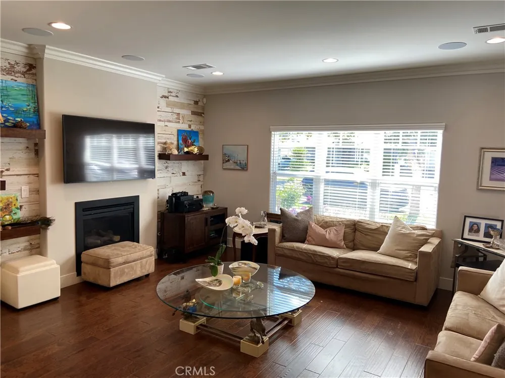 4470 Stansbury Avenue Sherman Oaks, CA 91423