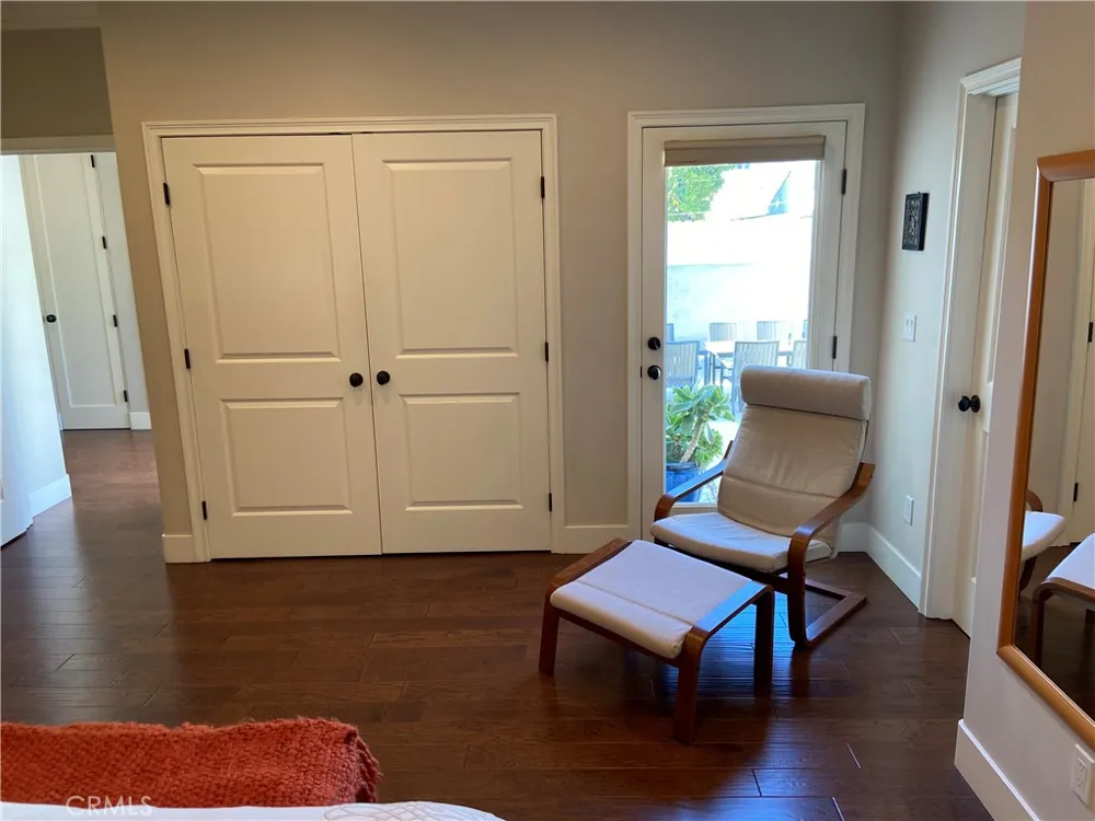 4470 Stansbury Avenue Sherman Oaks, CA 91423