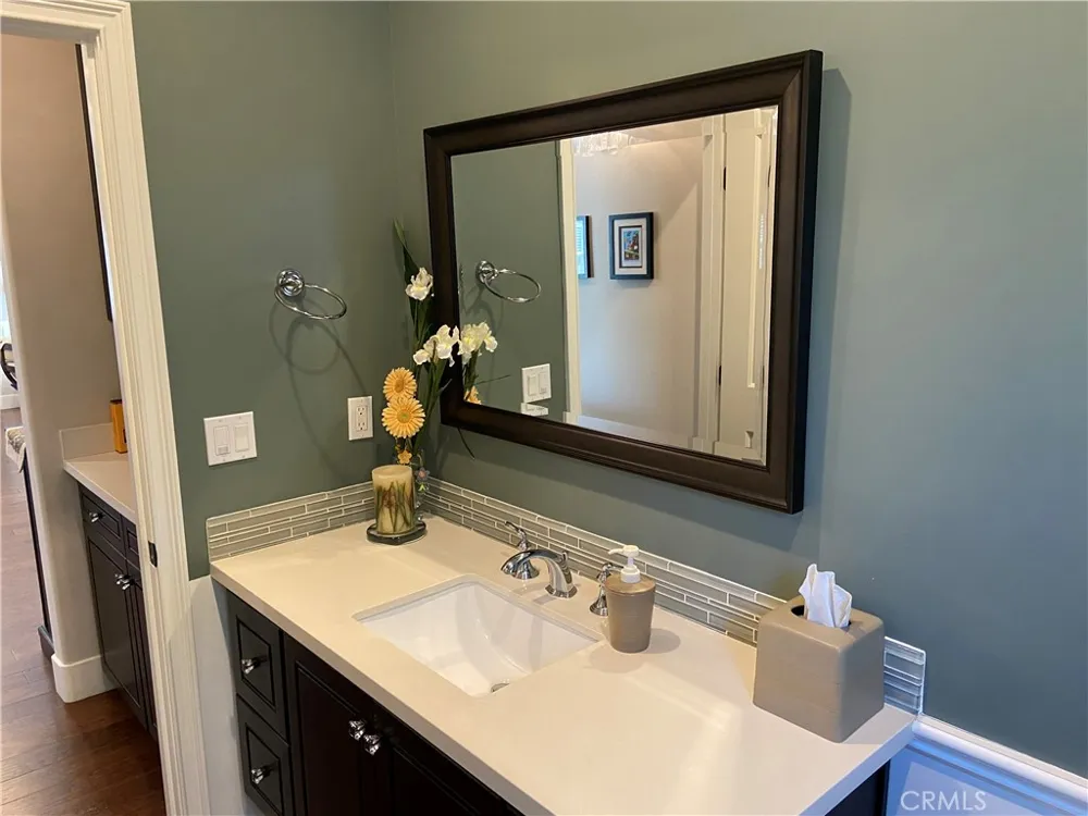 4470 Stansbury Avenue Sherman Oaks, CA 91423