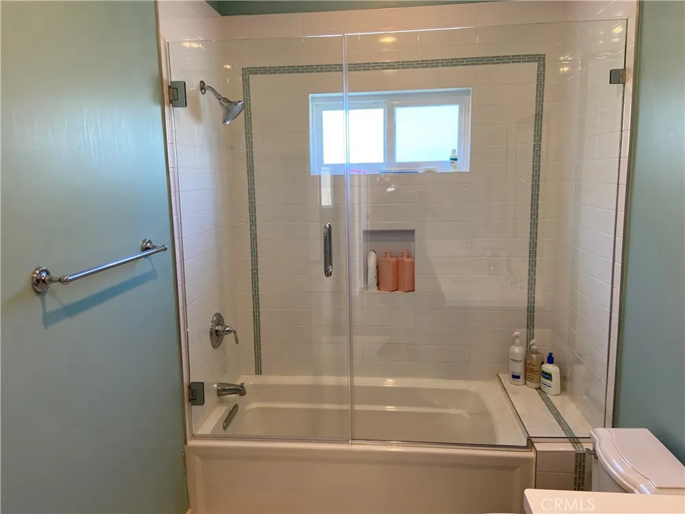 4470 Stansbury Avenue Sherman Oaks, CA 91423