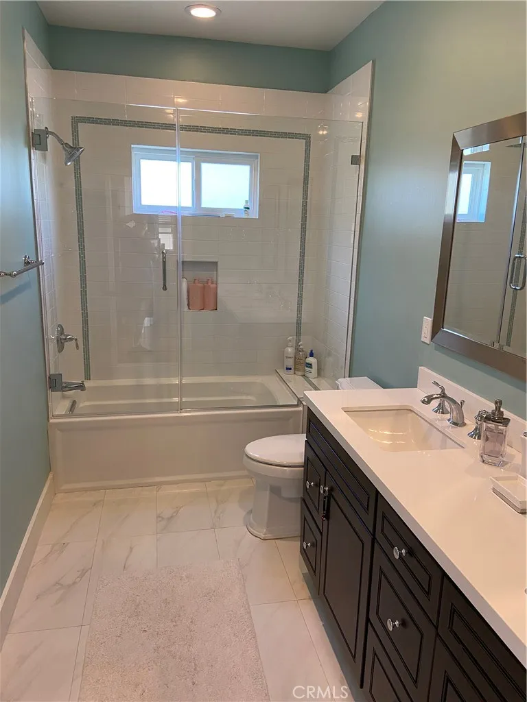 4470 Stansbury Avenue Sherman Oaks, CA 91423