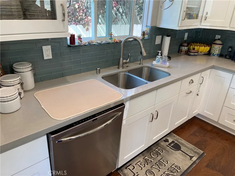 4470 Stansbury Avenue Sherman Oaks, CA 91423
