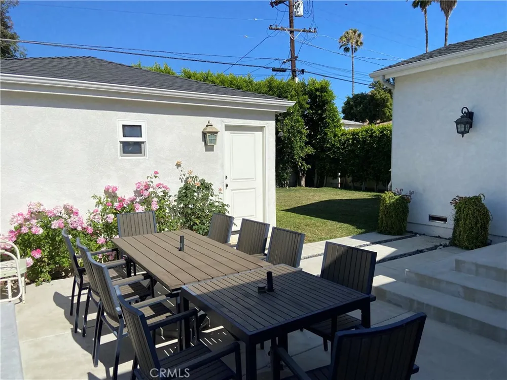 4470 Stansbury Avenue Sherman Oaks, CA 91423