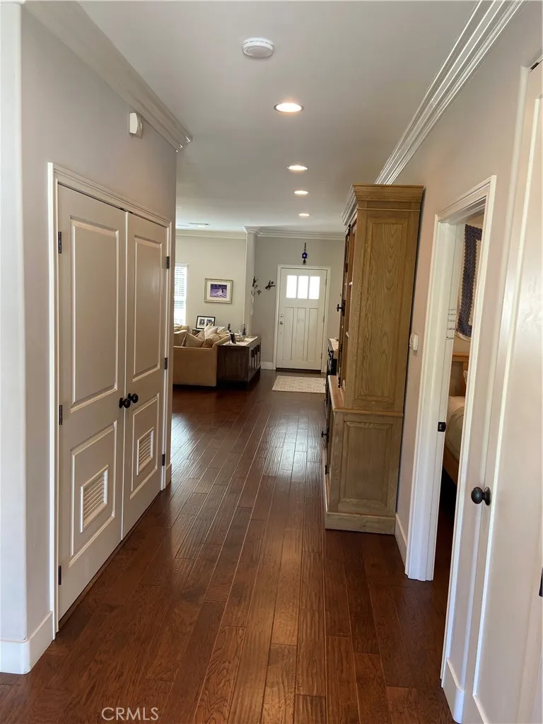 4470 Stansbury Avenue Sherman Oaks, CA 91423