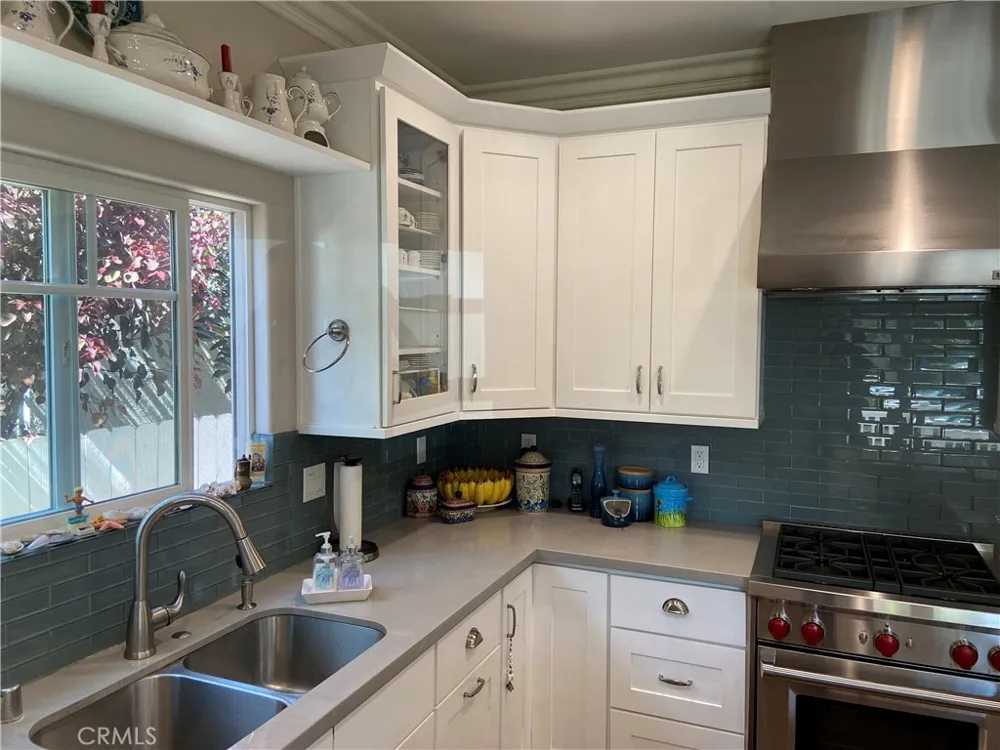 4470 Stansbury Avenue Sherman Oaks, CA 91423