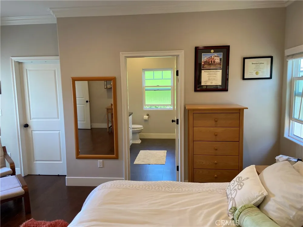 4470 Stansbury Avenue Sherman Oaks, CA 91423