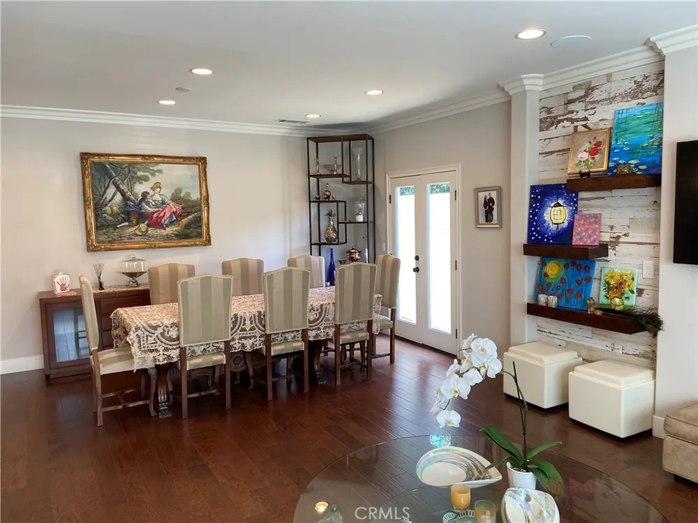 4470 Stansbury Avenue Sherman Oaks, CA 91423