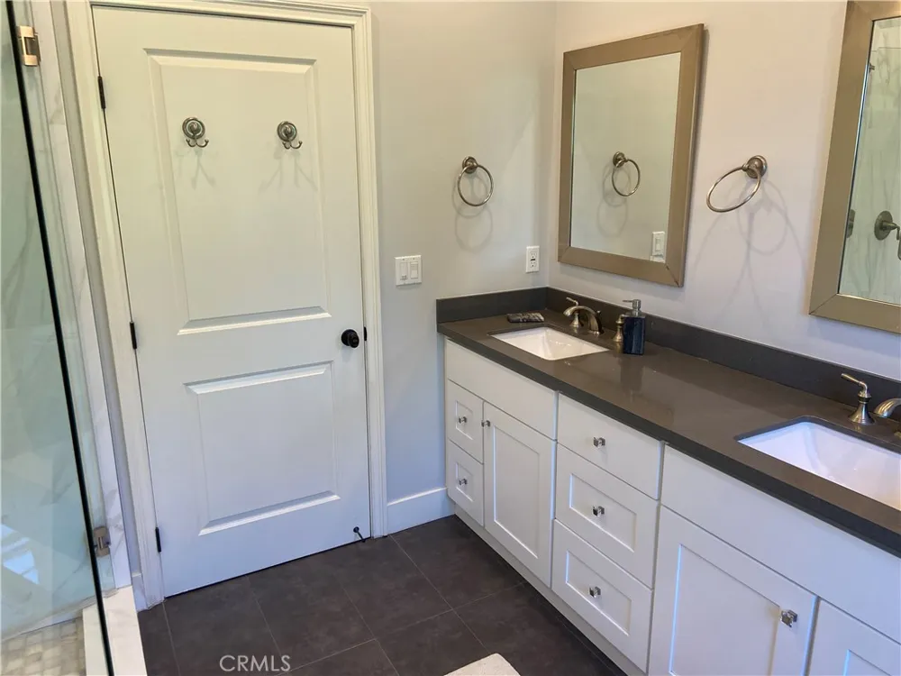 4470 Stansbury Avenue Sherman Oaks, CA 91423