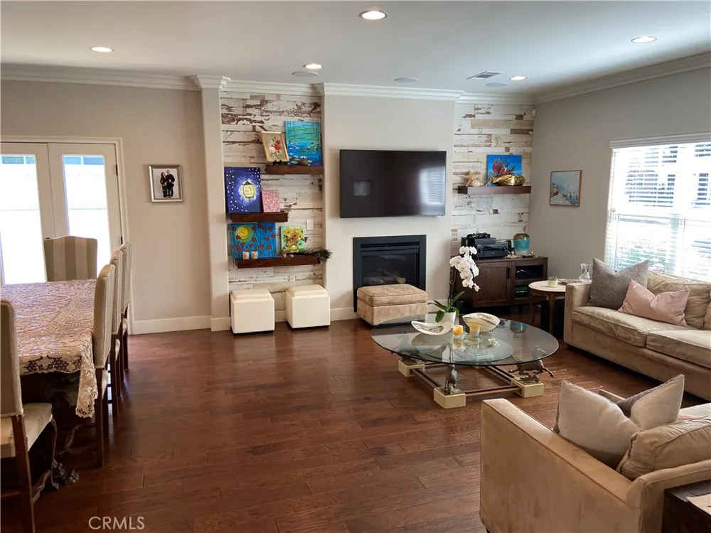 4470 Stansbury Avenue Sherman Oaks, CA 91423