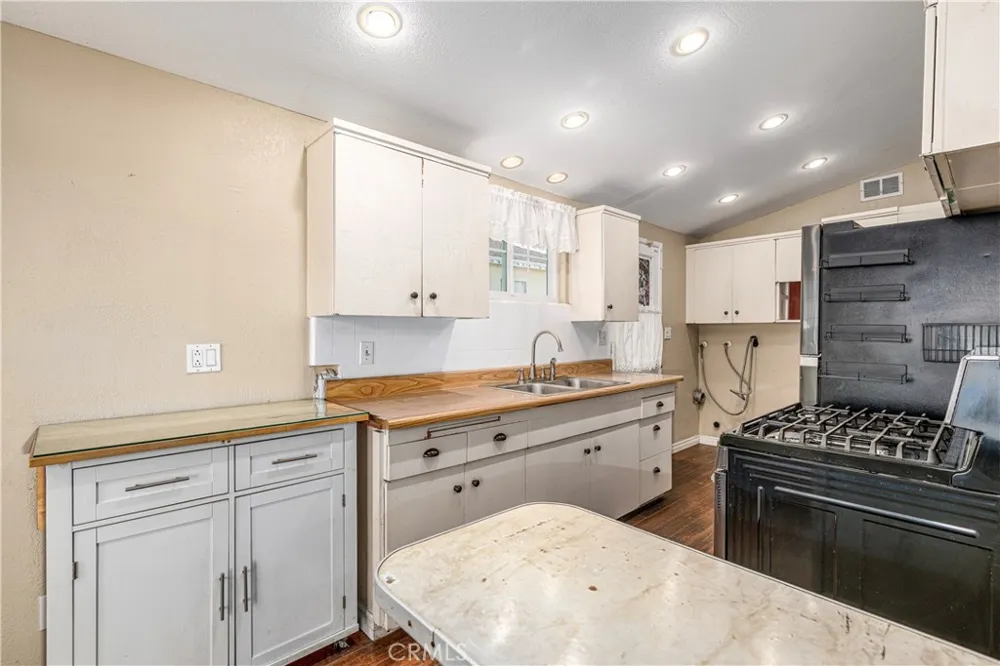11636 Parkmead Street Santa Fe Springs, CA 90670