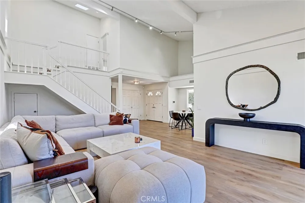 904 S Ridgecrest Circle Anaheim Hills, CA 92807