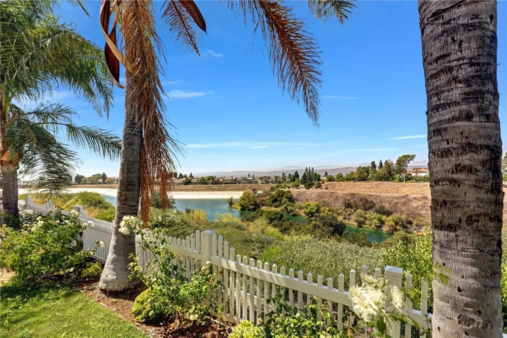 904 S Ridgecrest Circle Anaheim Hills, CA 92807