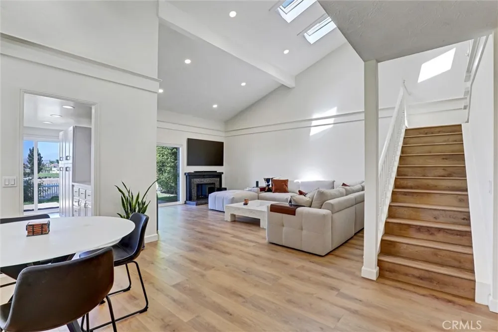 904 S Ridgecrest Circle Anaheim Hills, CA 92807