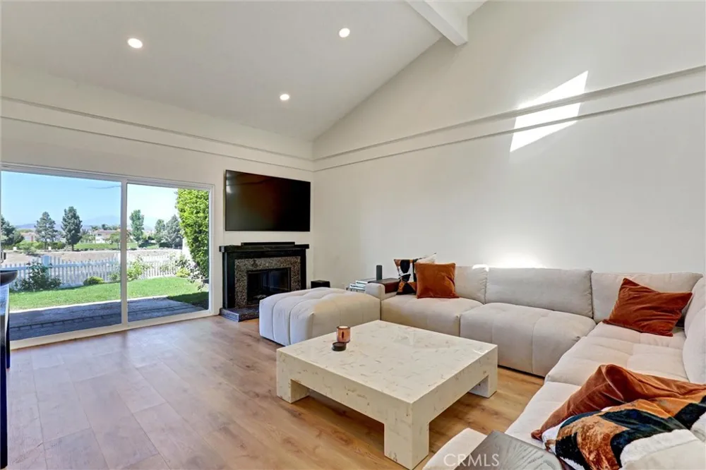 904 S Ridgecrest Circle Anaheim Hills, CA 92807
