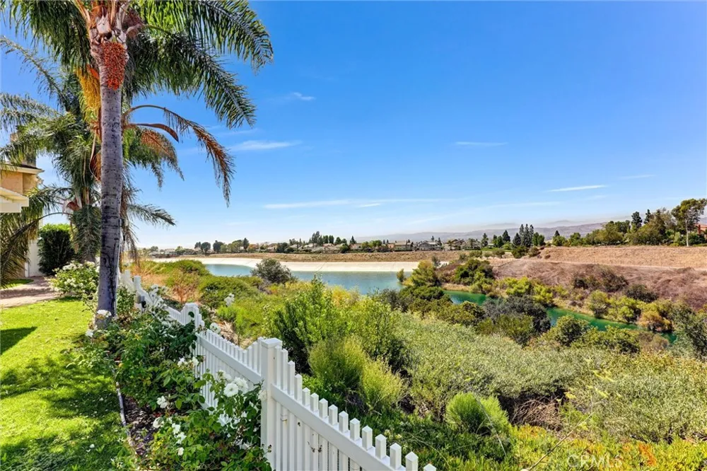 904 S Ridgecrest Circle Anaheim Hills, CA 92807
