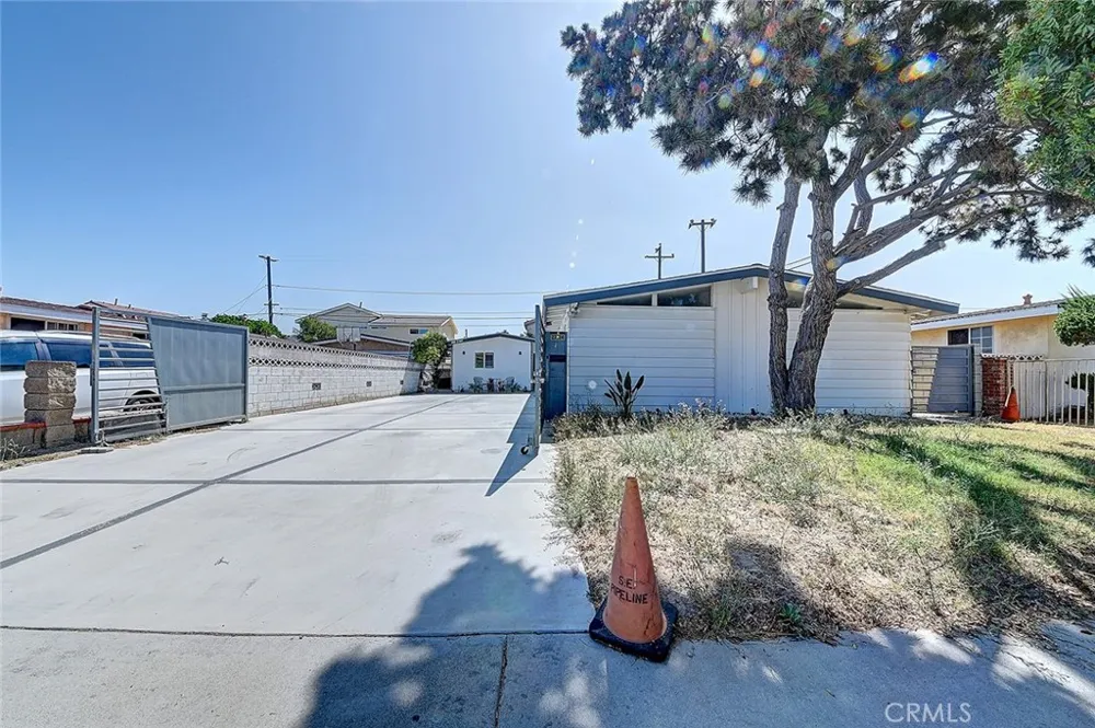 22024 Gulf Avenue Carson, CA 90745