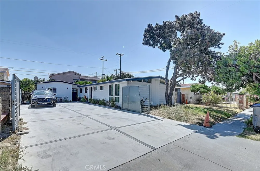 22024 Gulf Avenue Carson, CA 90745
