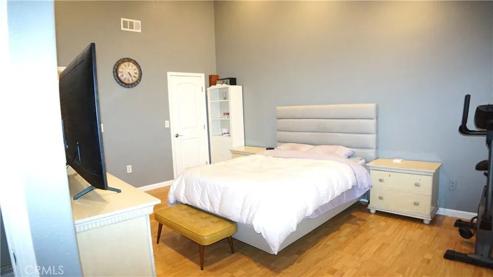 12202 Viarna Cerritos, CA 90703