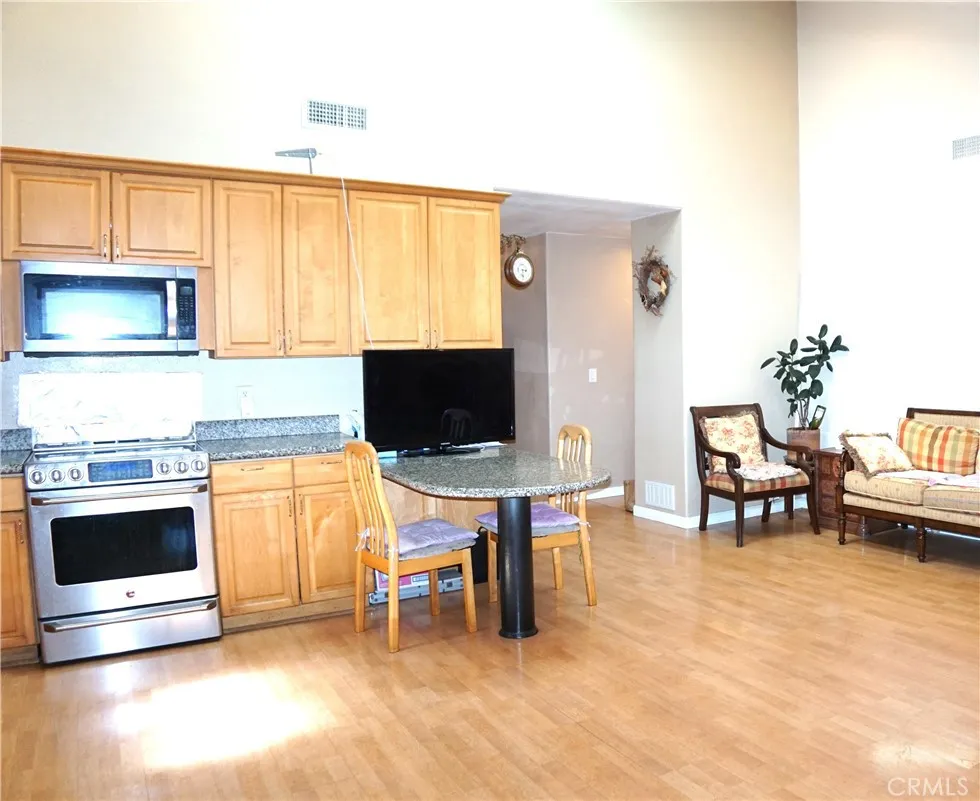 12202 Viarna Cerritos, CA 90703