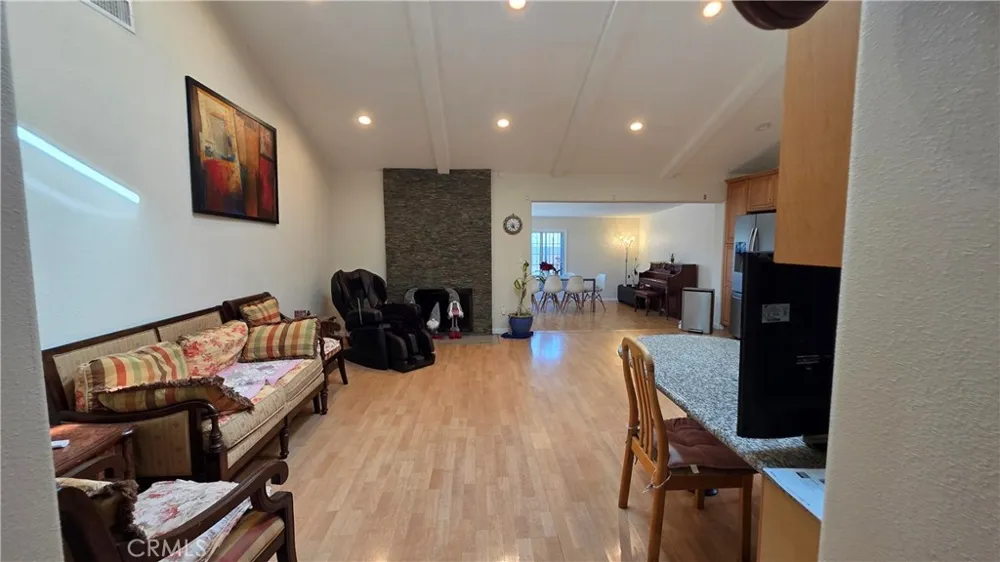 12202 Viarna Cerritos, CA 90703