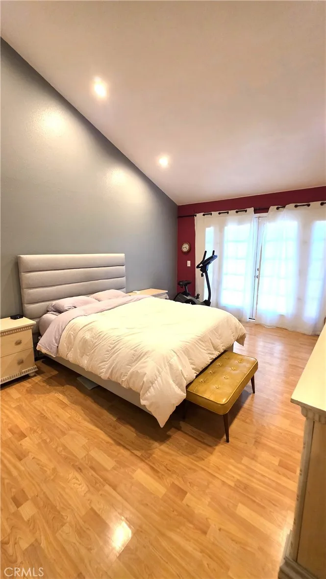 12202 Viarna Cerritos, CA 90703