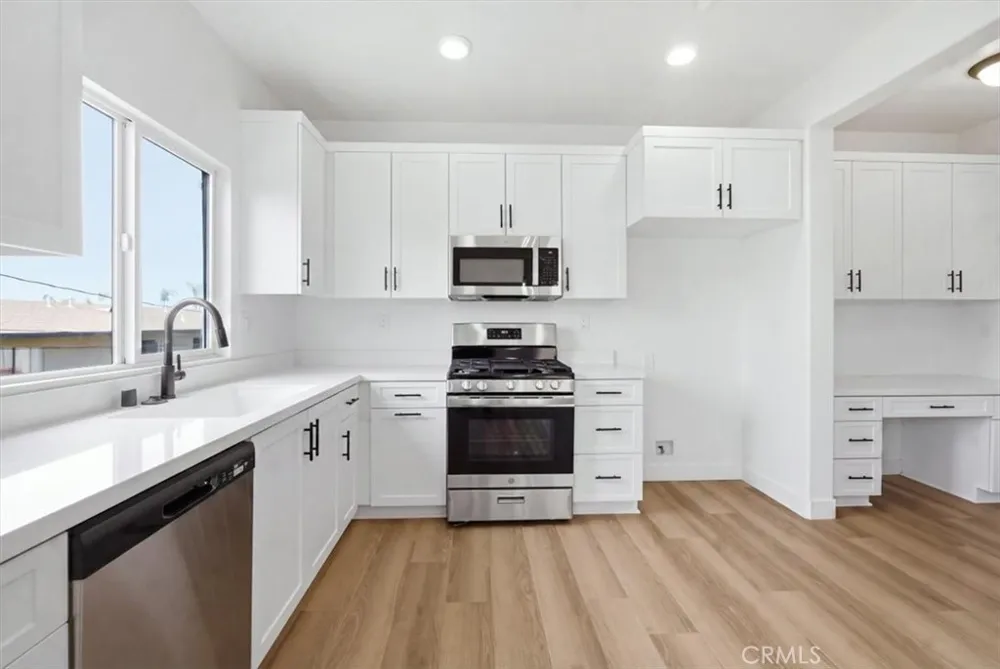521 Lark Ellen #D Covina, CA 91722