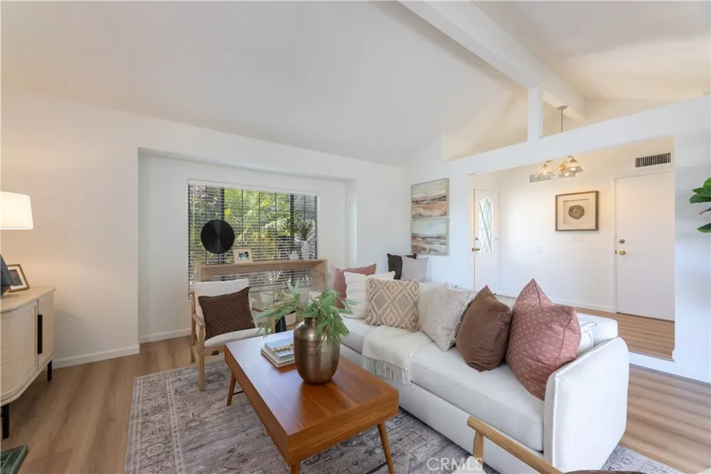 10621 Semora Cerritos, CA 90703