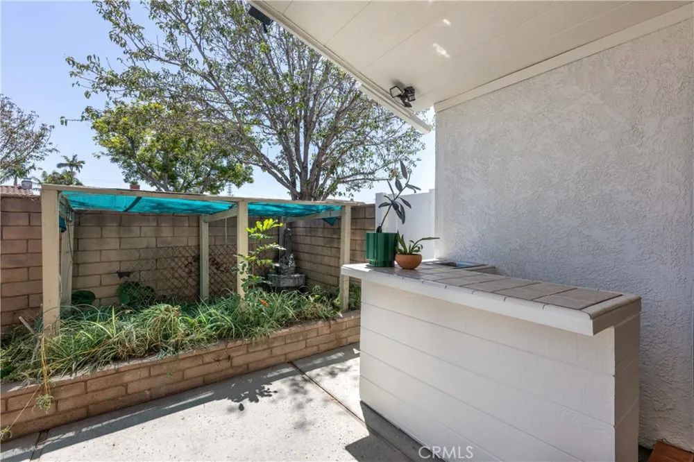 10621 Semora Cerritos, CA 90703