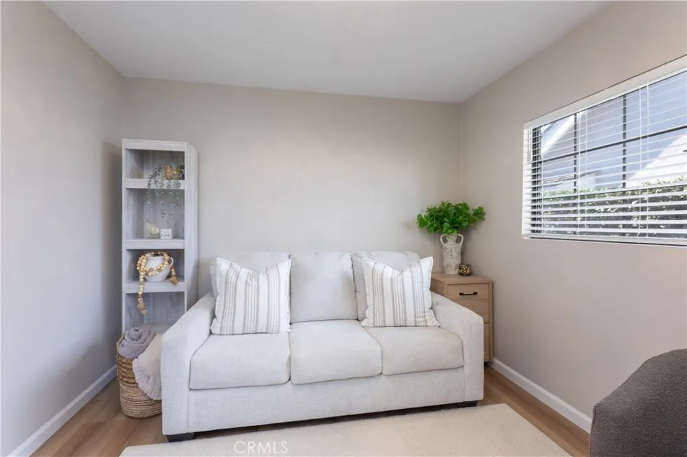 10621 Semora Cerritos, CA 90703