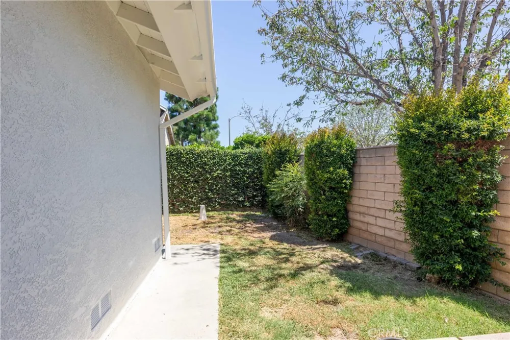 10621 Semora Cerritos, CA 90703