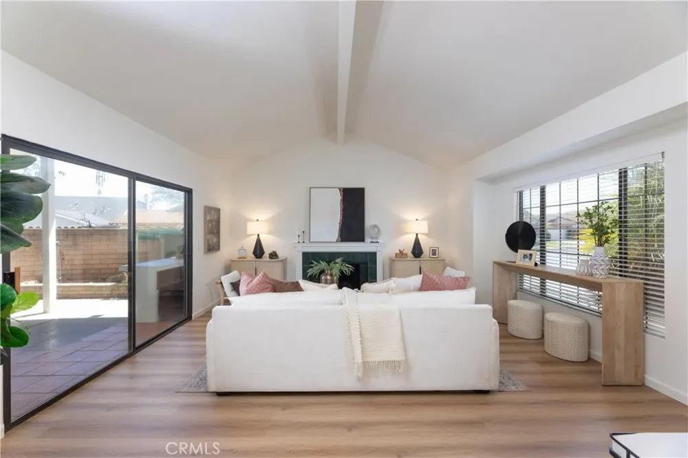 10621 Semora Cerritos, CA 90703