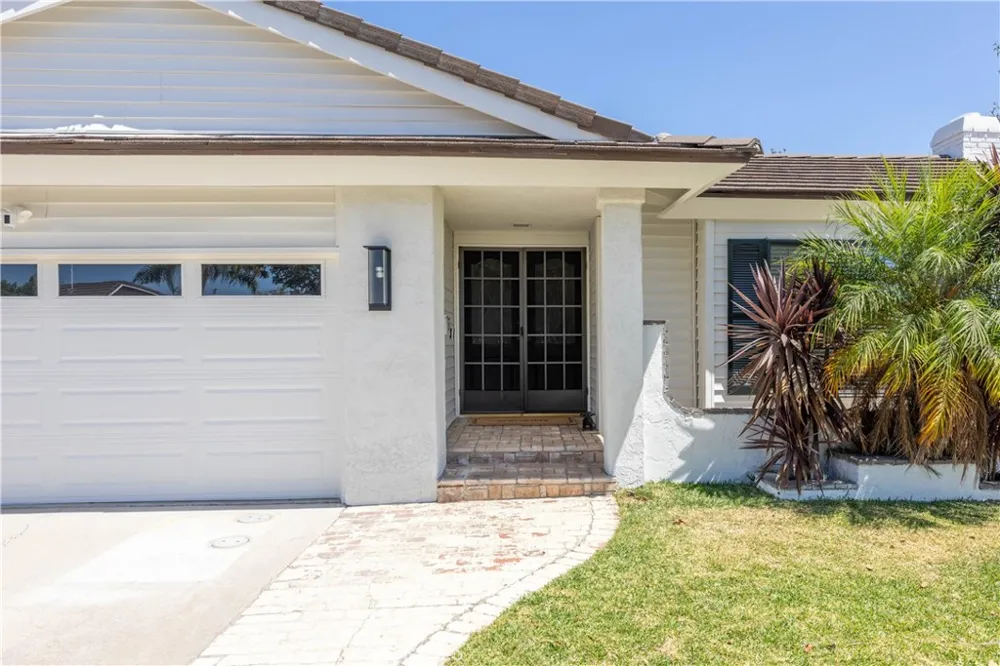 10621 Semora Cerritos, CA 90703