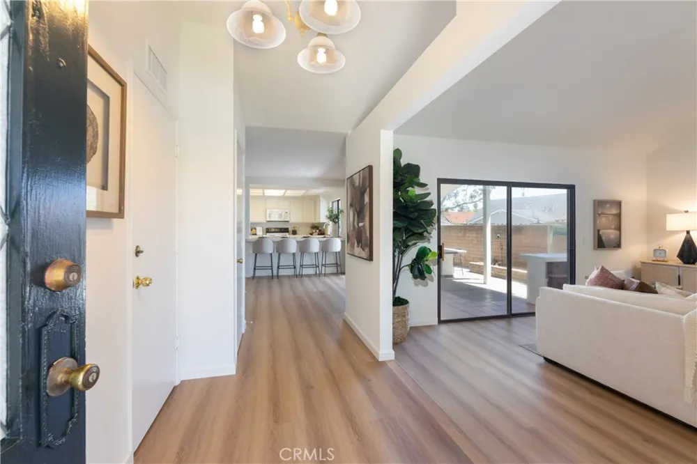 10621 Semora Cerritos, CA 90703