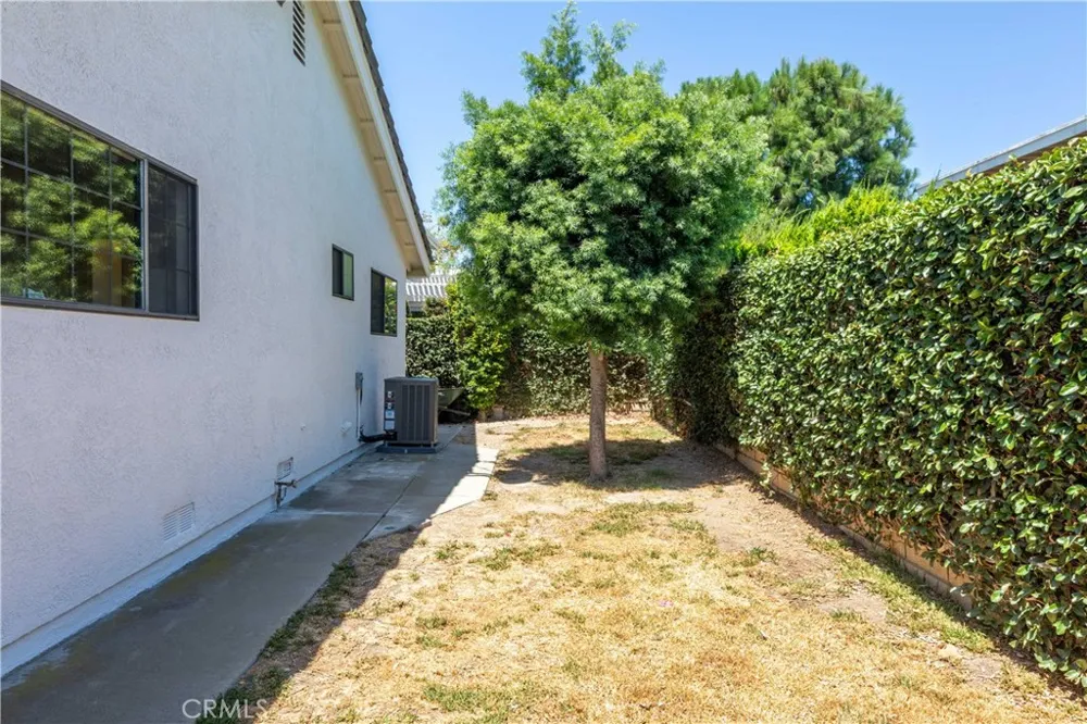 10621 Semora Cerritos, CA 90703