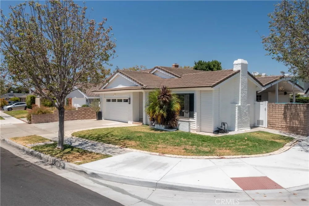 10621 Semora Cerritos, CA 90703