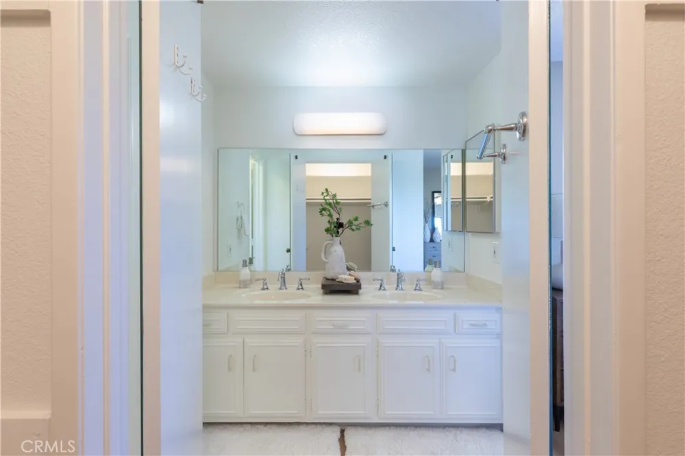 10621 Semora Cerritos, CA 90703