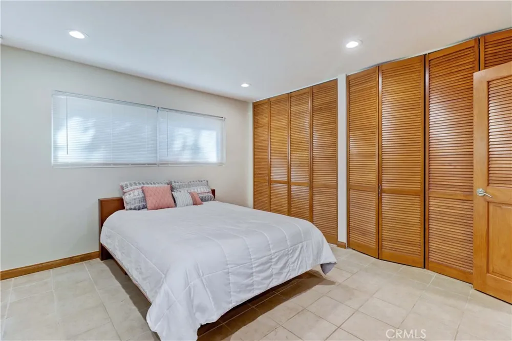3050 S Bristol #4D Santa Ana, CA 92704