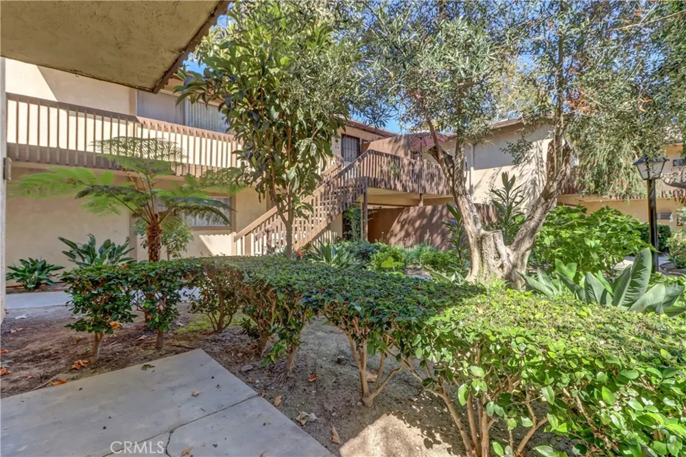 3050 S Bristol #4D Santa Ana, CA 92704
