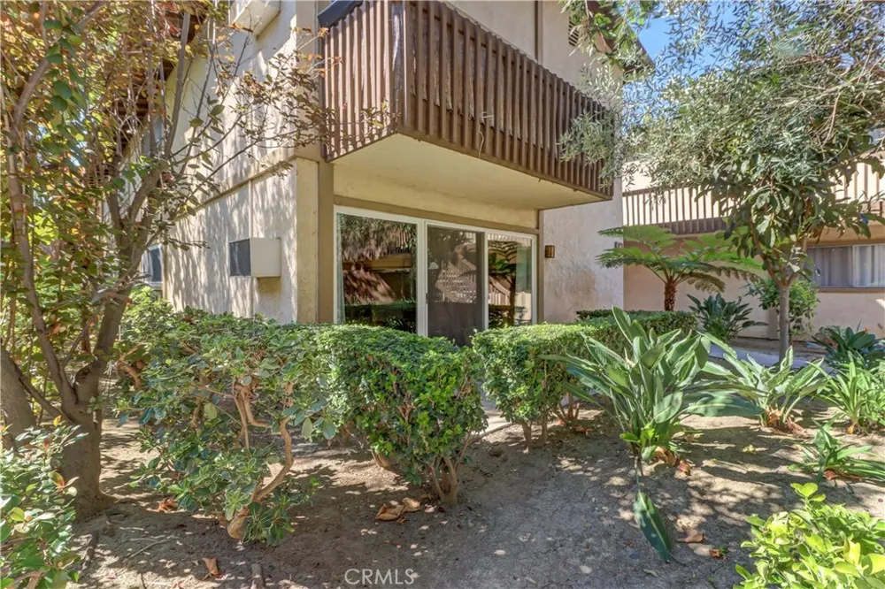 3050 S Bristol #4D Santa Ana, CA 92704
