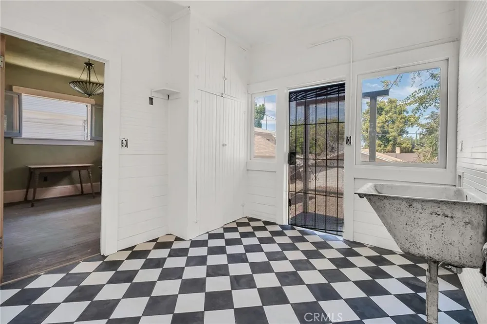 6307 Friends Whittier, CA 90601