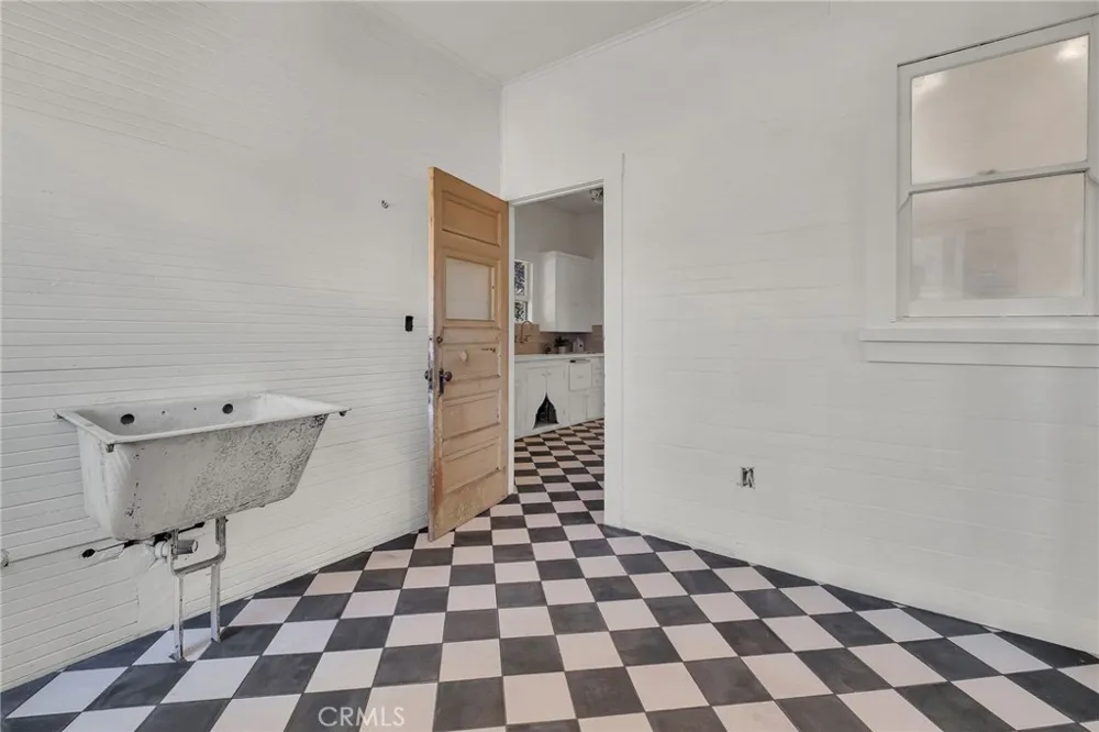 6307 Friends Whittier, CA 90601
