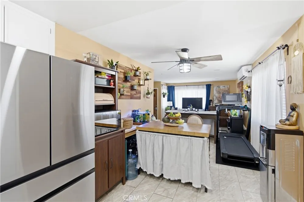 23500 Maribel Carson, CA 90745