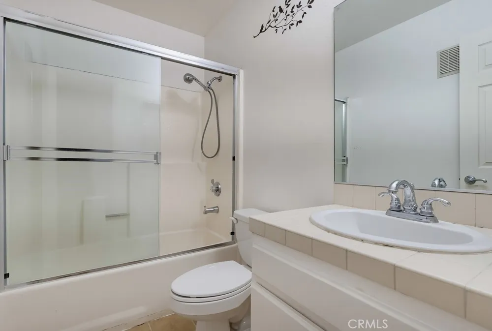 1355 Loma Avenue #311 Long Beach, CA 90804