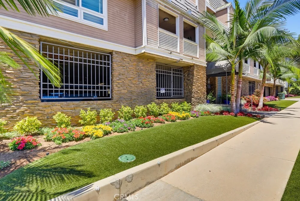 1355 Loma Avenue #311 Long Beach, CA 90804