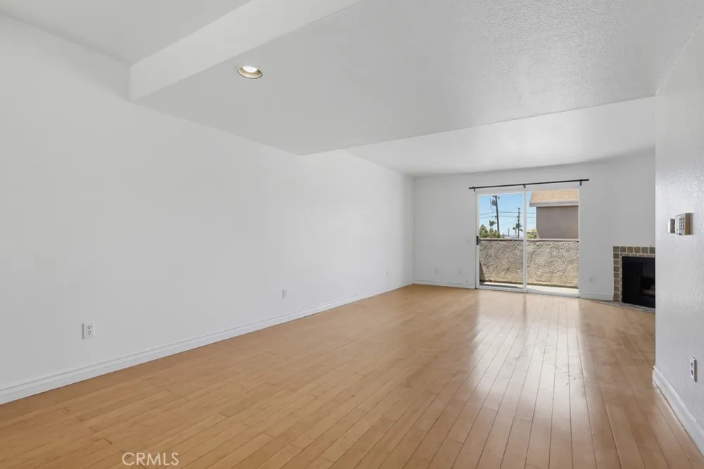 1355 Loma Avenue #311 Long Beach, CA 90804